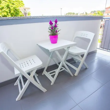 Apartment Mirjana Poreč Exterior foto